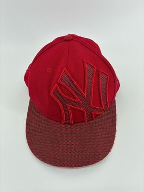 New York Yankees Red Mesh Logo Baseball Cap